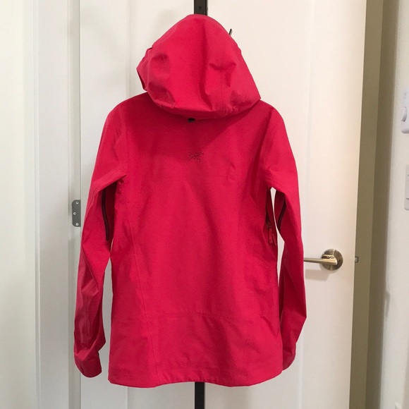Arc'teryx Women's Outer Gore-Tex Shell Jacket - Picture 2 of 4